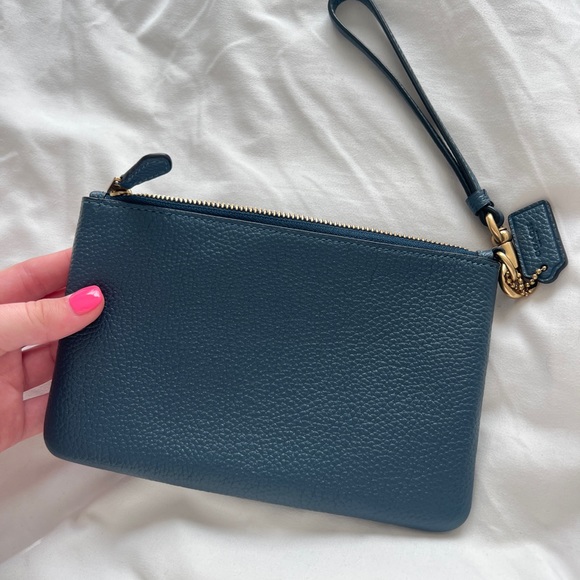 COPY - NWOT COACH Small Wristlet in Polished Pebbled Leather - Picture 7 of 7